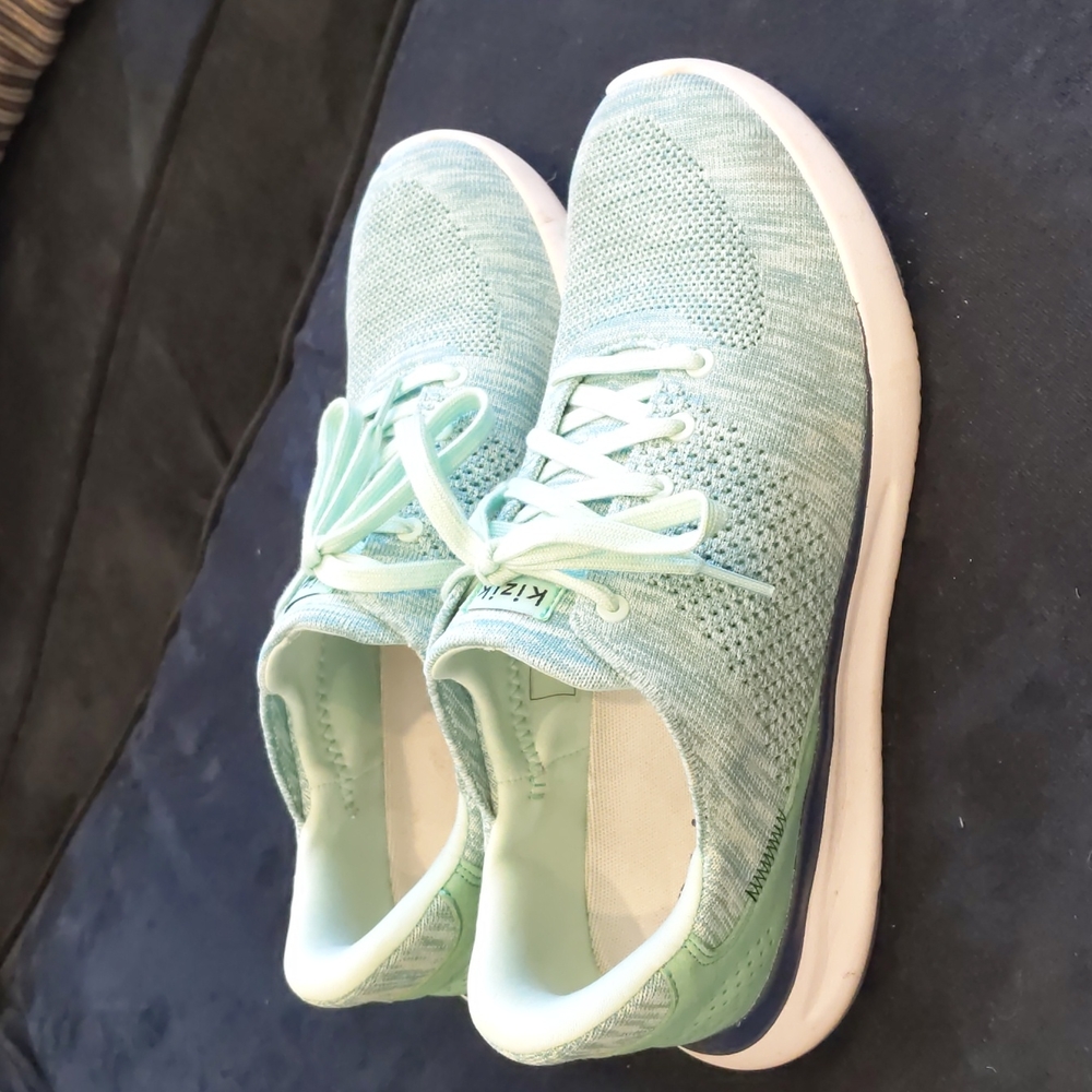 Turquoise Kiziks in GUC - 10.5 women's, 9 mens